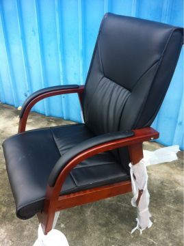 東莞市鳳崗福強(qiáng)家具加工廠 卓越品質(zhì)的紅木與皮藝辦公椅系列